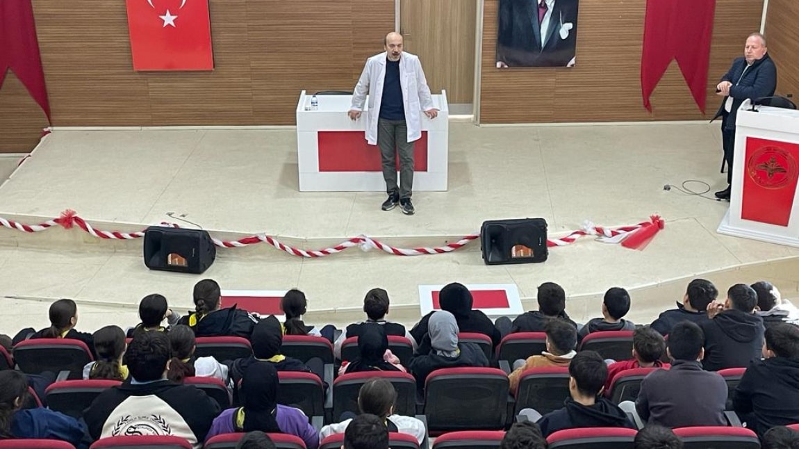 11 VE 12. SINIFLARIMIZA MESLEKİ KARİYER TANITIMI YAPILDI.