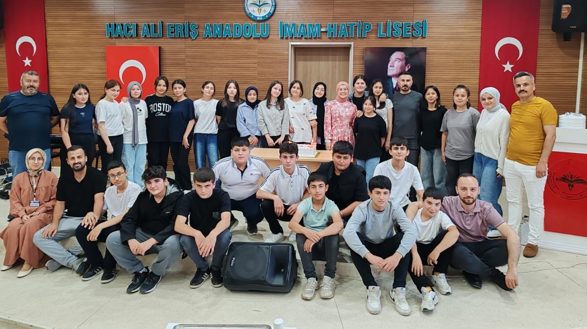 8.SINIF ÖĞRENCİLERİMİZE LGS ÖNCESİ VEDA PASTASI KESTİK